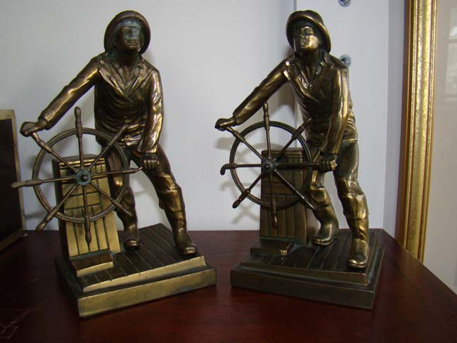 A pair of Gloucester Fisherman bookends made by Jennings Brothers circa 1930 — image 2